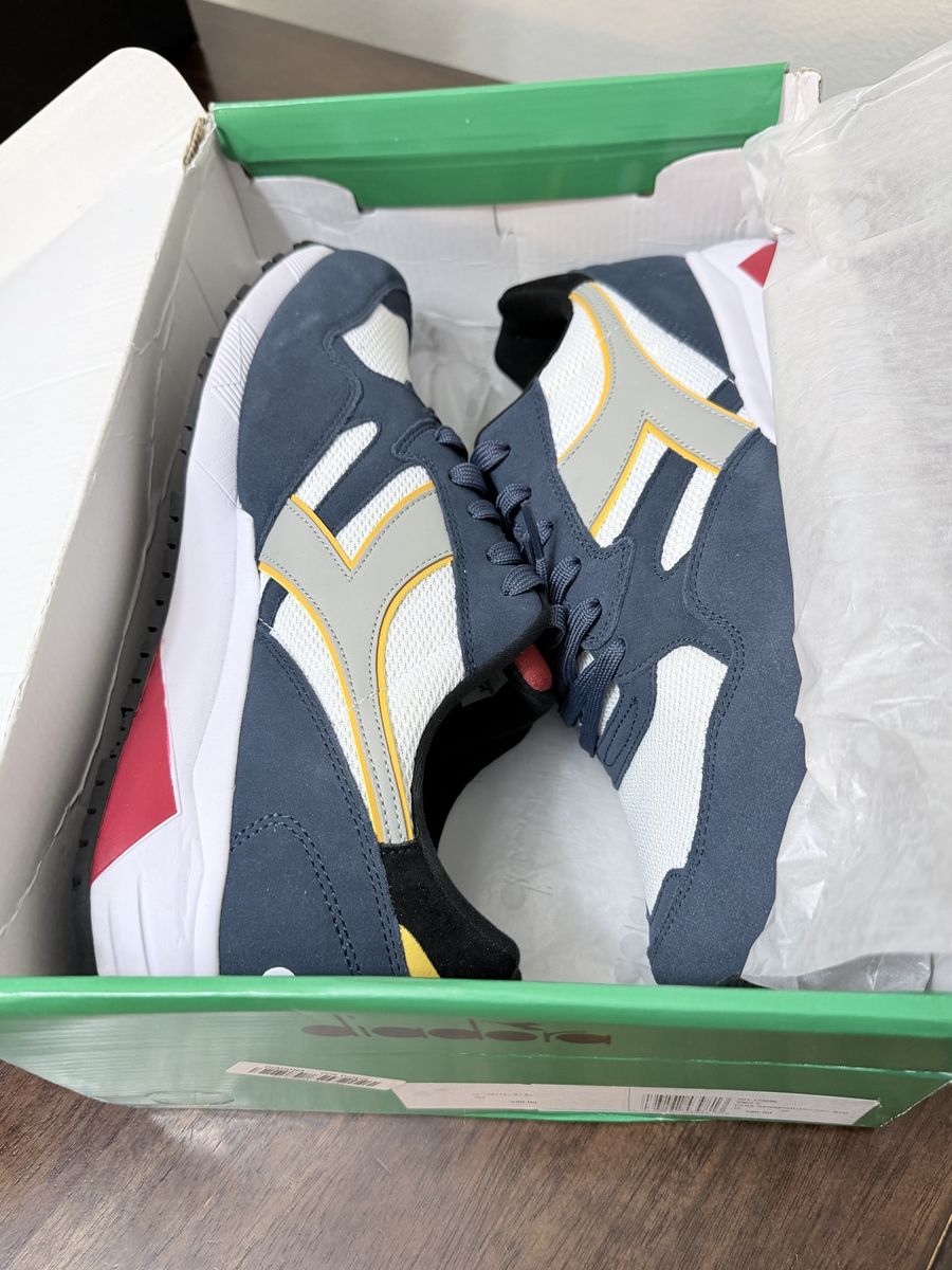 Diadora