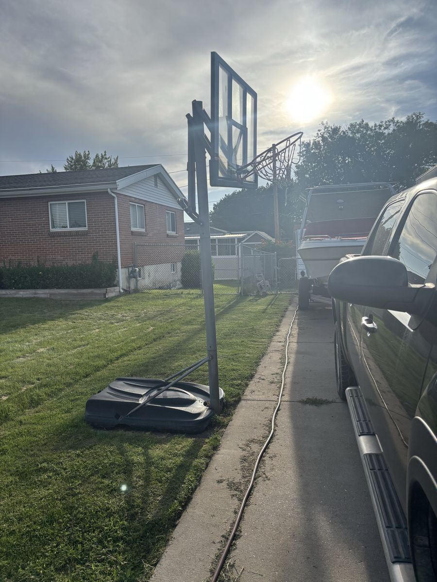 Basketball hoop