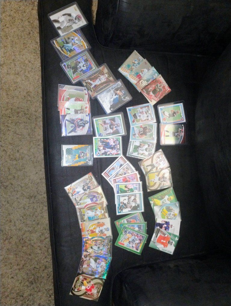 43 Collectable football cards! $30!