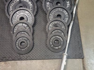 weights 250 pounds