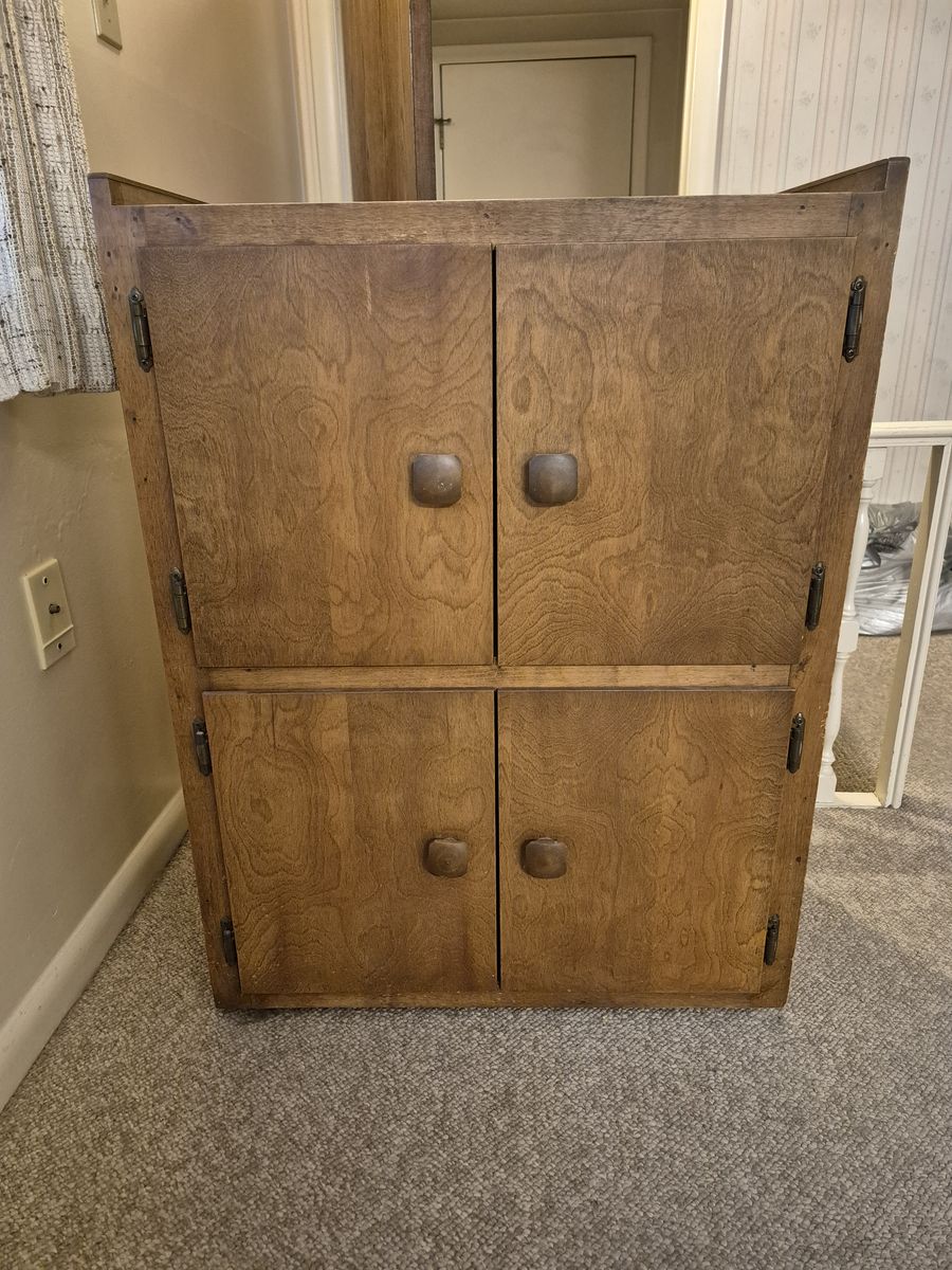 4 door storage cabinet