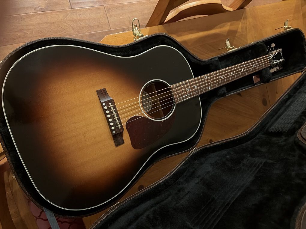 Gibson J45 Guitar