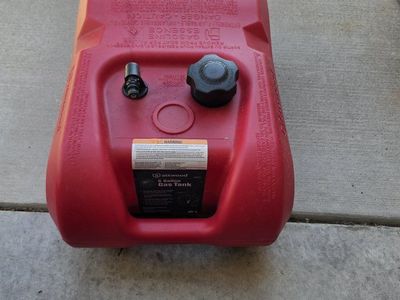 Attwood 6 Gallon Portable Marine Gas Tank for Boats