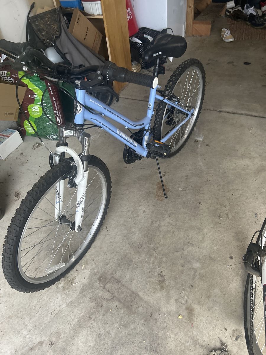 Roadmaster Granite Peak Women's Mountain Bike - Light Blue, Good Condition