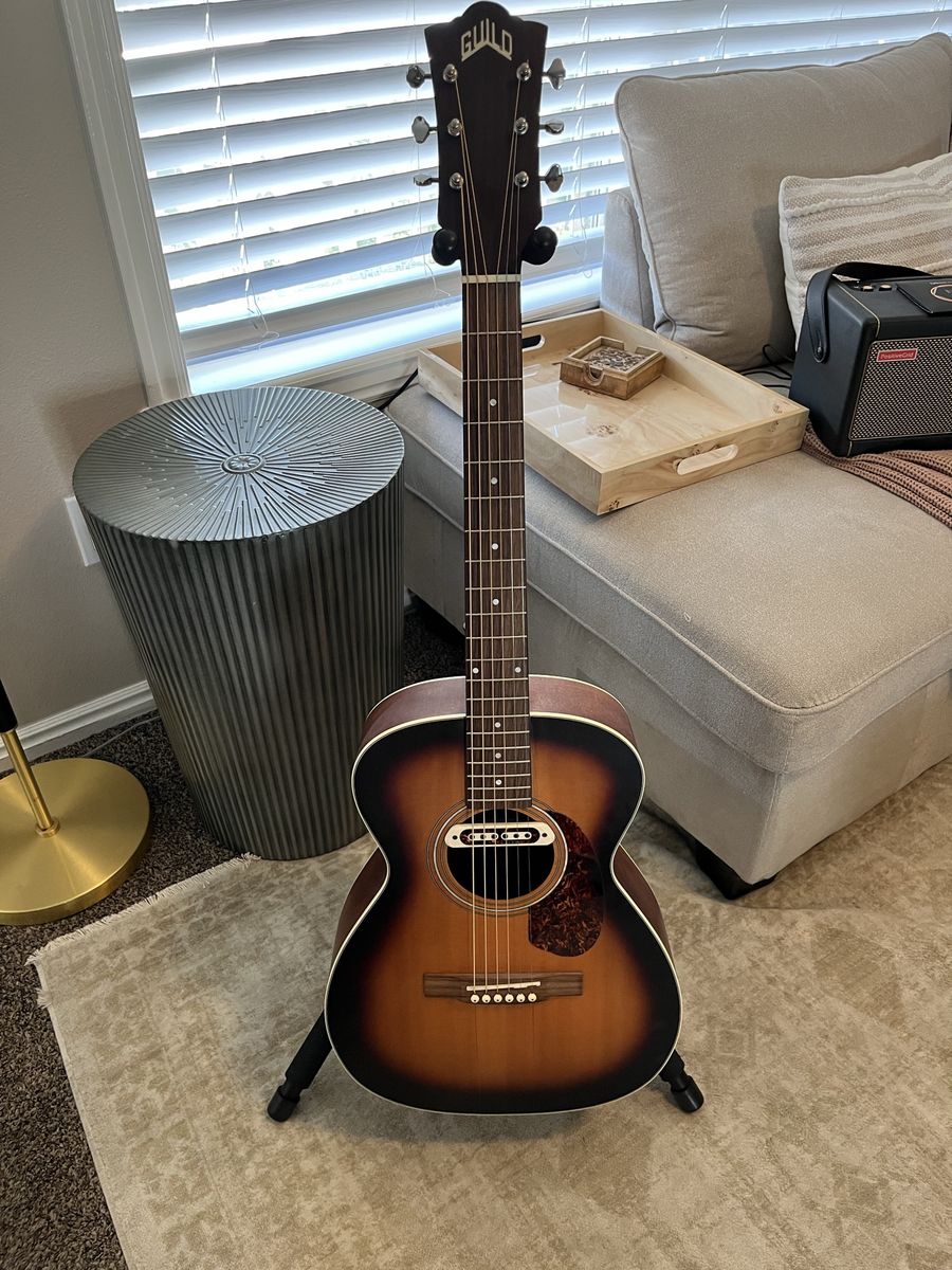 Guild M-240E Troubadour Concert Acoustic-Electric Guitar Vintage Sunburst