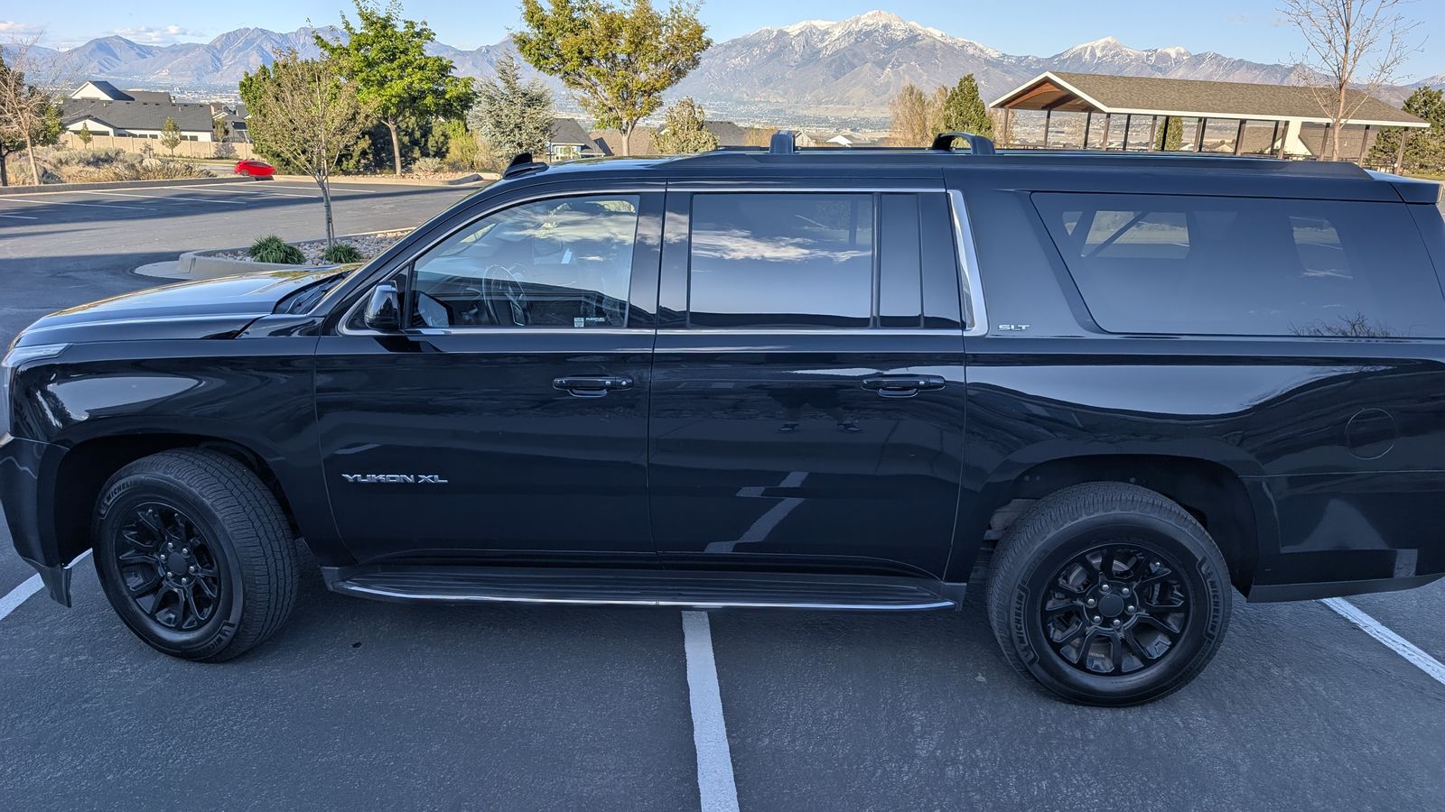 2019 GMC YUKON SLT