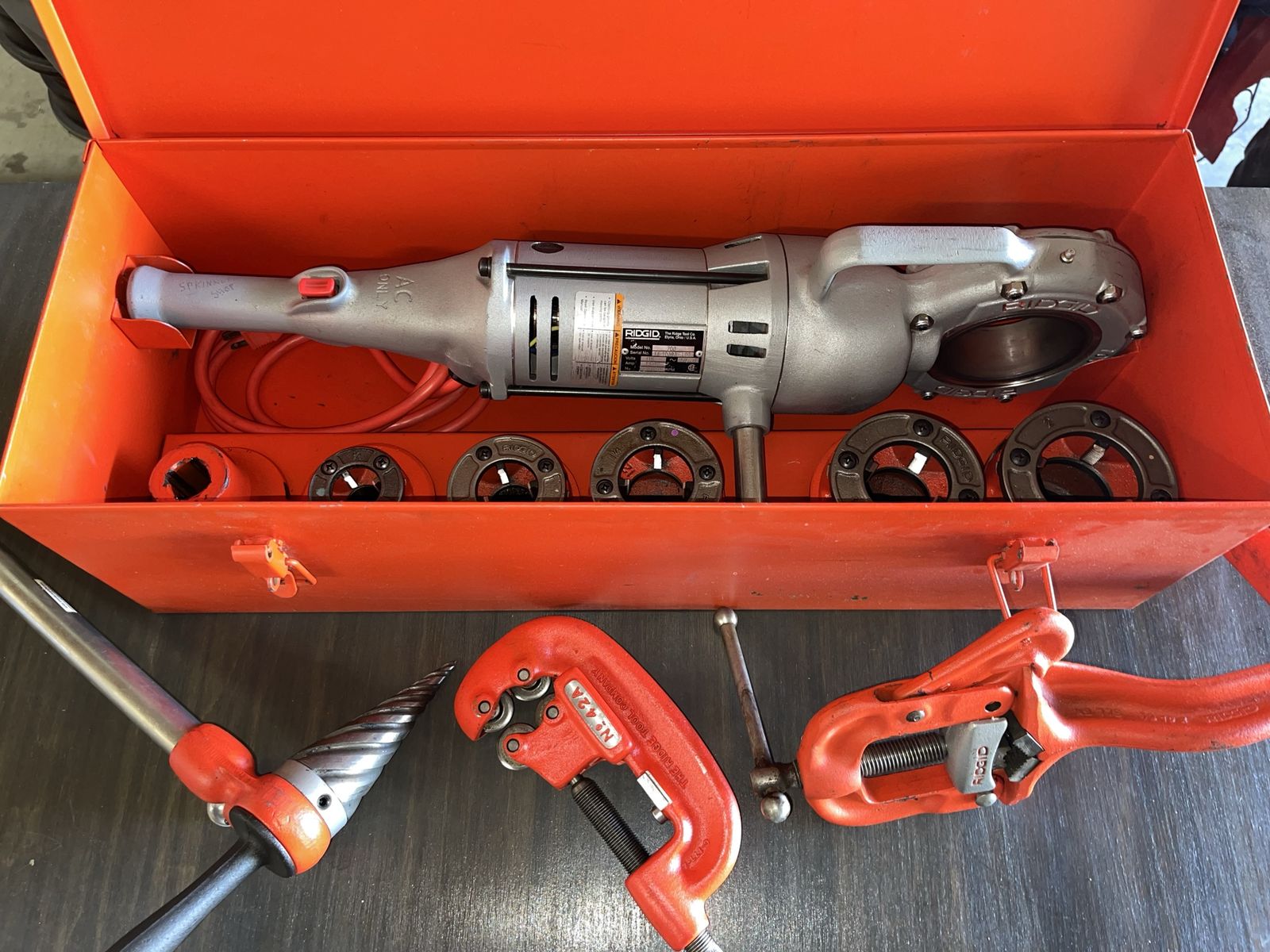 Ridgid 700 Pipe Threader + Accessories