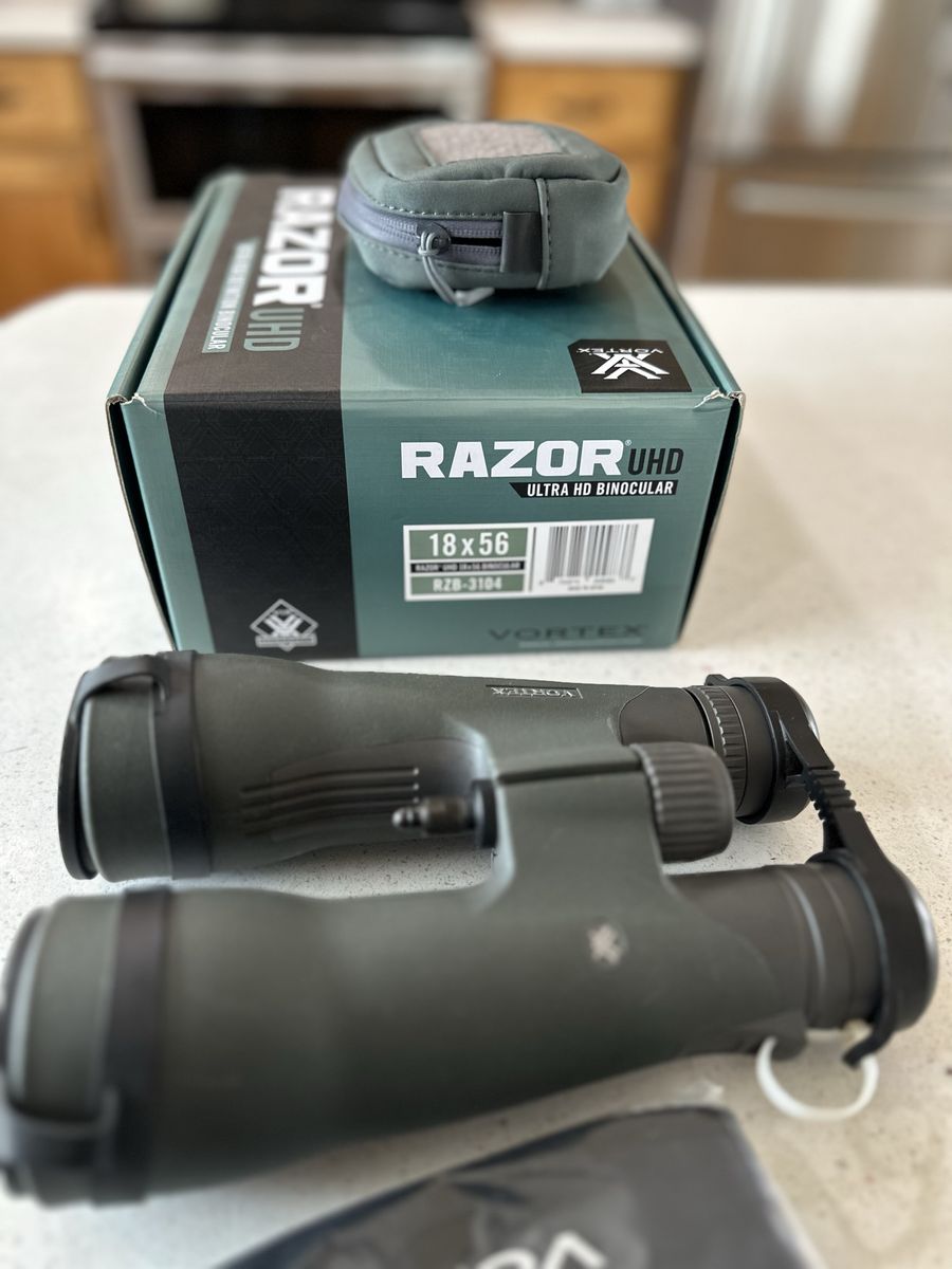 Vortex Razor UHD 18x56 Ultra HD Binoculars with Case - Excellent Condition RZB-3104