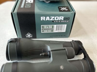 Vortex Razor UHD 18x56 Ultra HD Binoculars with Case - Excellent Condition RZB-3104