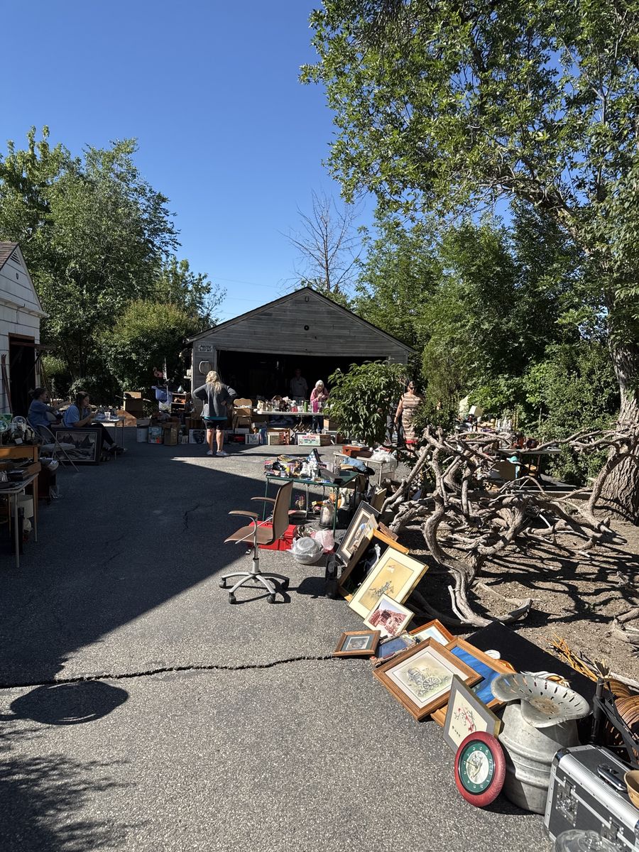 Massive Garage sale in Millcreek 1978E 4500S