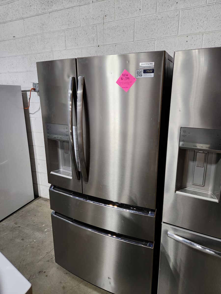 BRAND NEW! FRIGIDAIRE GALLERY 4 DOOR FRENCHDOOR FRIDGE!!