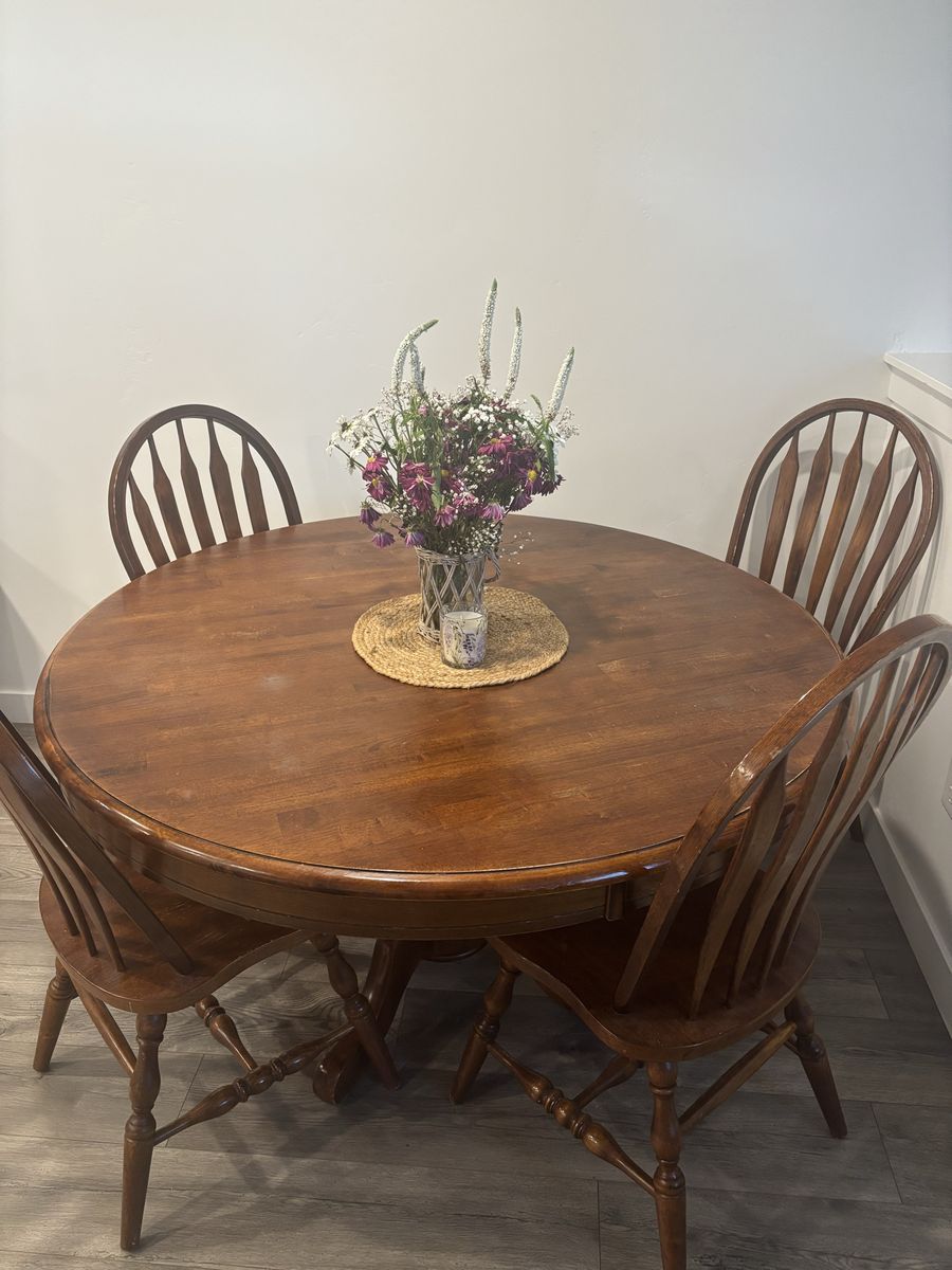 Round Dining Table with 4 Spindle Back Chairs