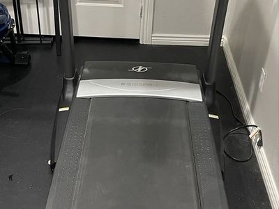 NordicTrack C900 Pro Treadmill – Incline, QuadFlex Cushioning, Folds Up