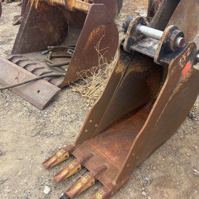 CAT Excavator Bucket with Teeth Used Good