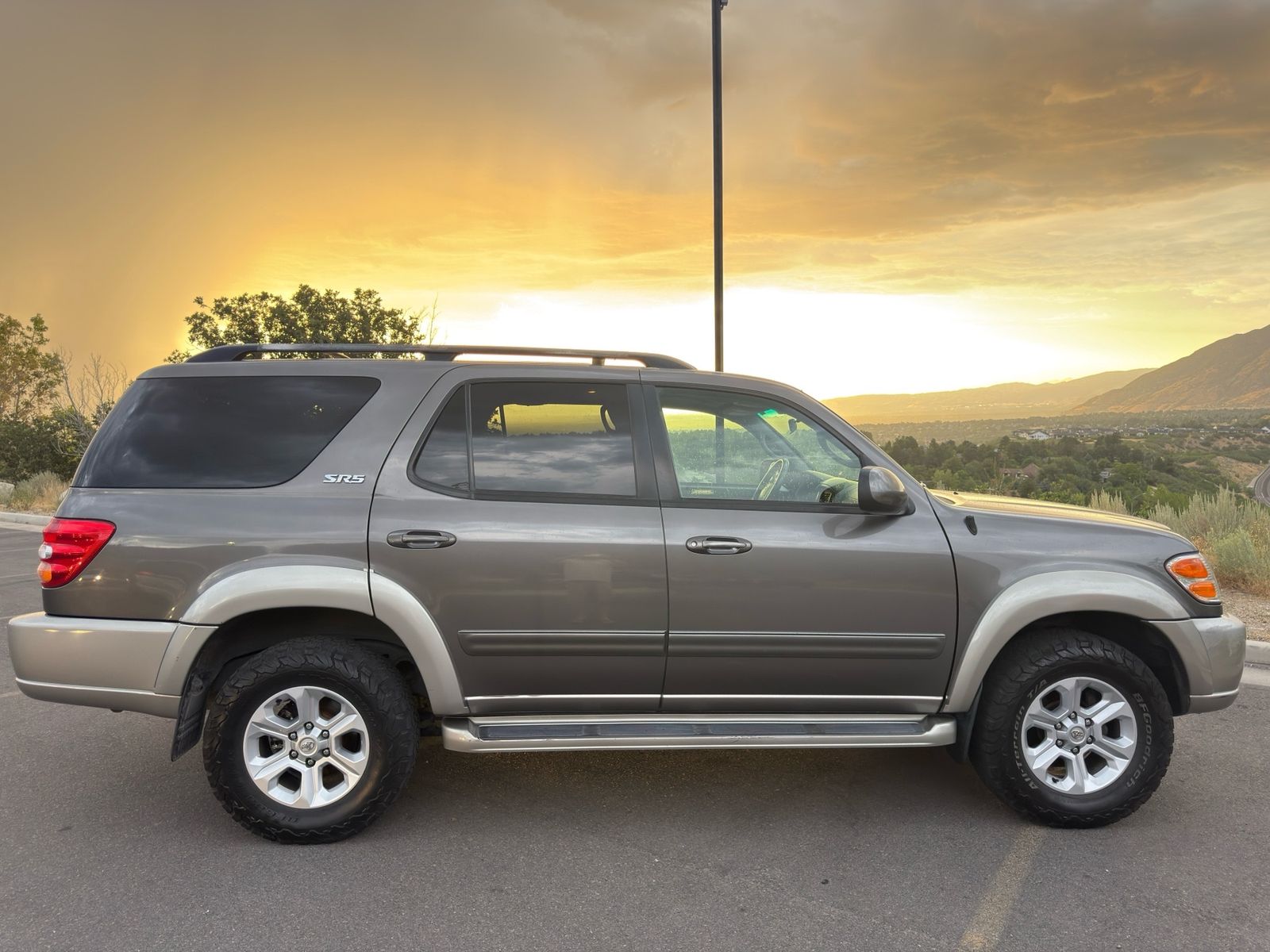 2004 Toyota Sequoia SR5