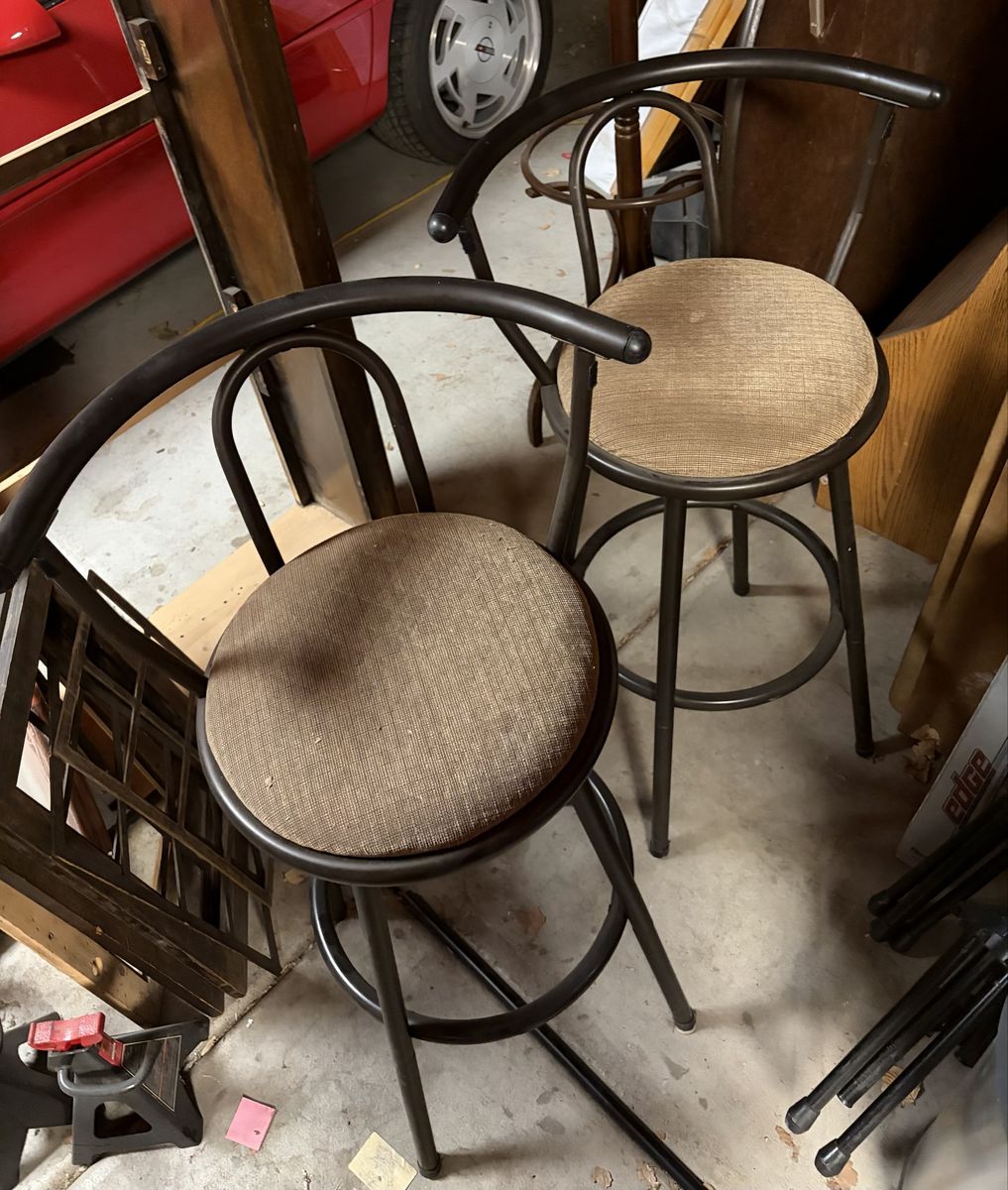 2 classic vintage style swivel barstools