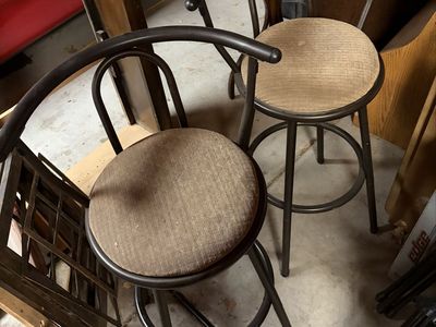 2 classic vintage style swivel barstools
