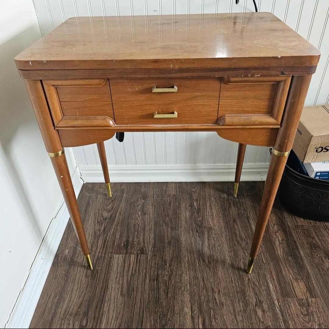 Walnut Folding Sewing Table w Singer Sewing 401a