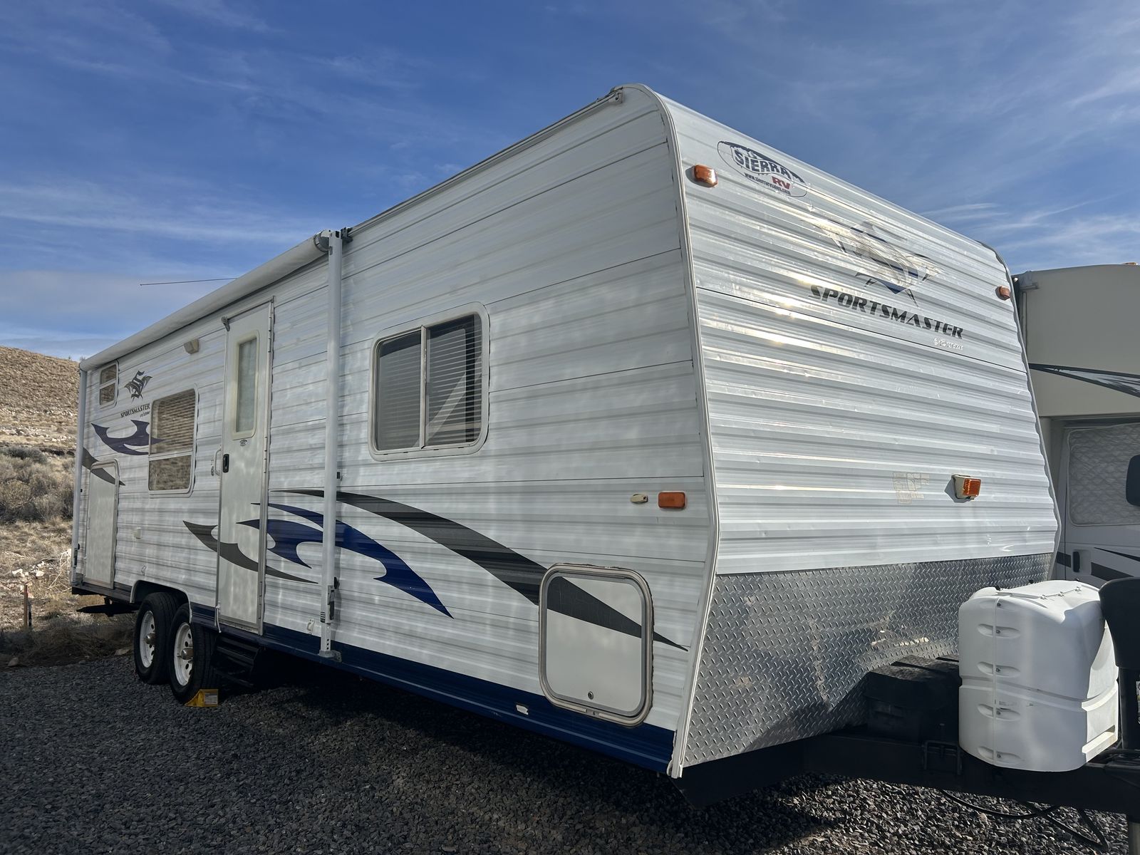 08 Sportsmaster xtreamBunkhouse For Cheap Sleeps 9