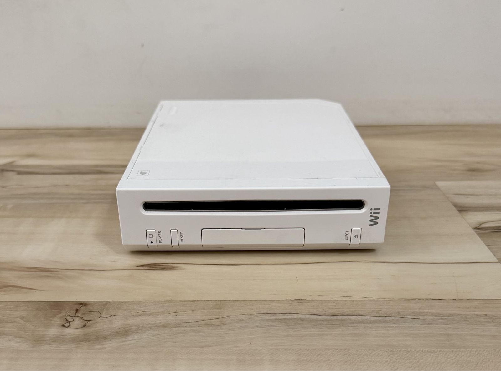 Main image 3