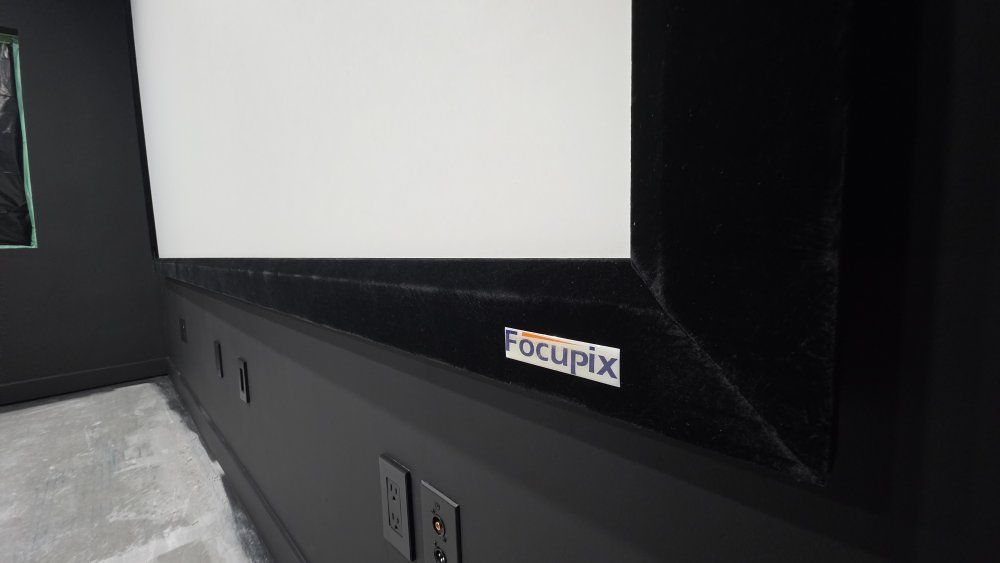 Projector Screen 130" 1.3 gain