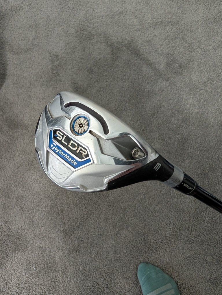 TaylorMade SLDR hybrid with Fuji stuff shaft