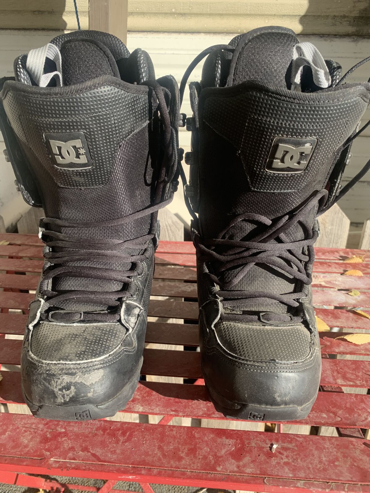 Dc youth size 6 snowboard boots