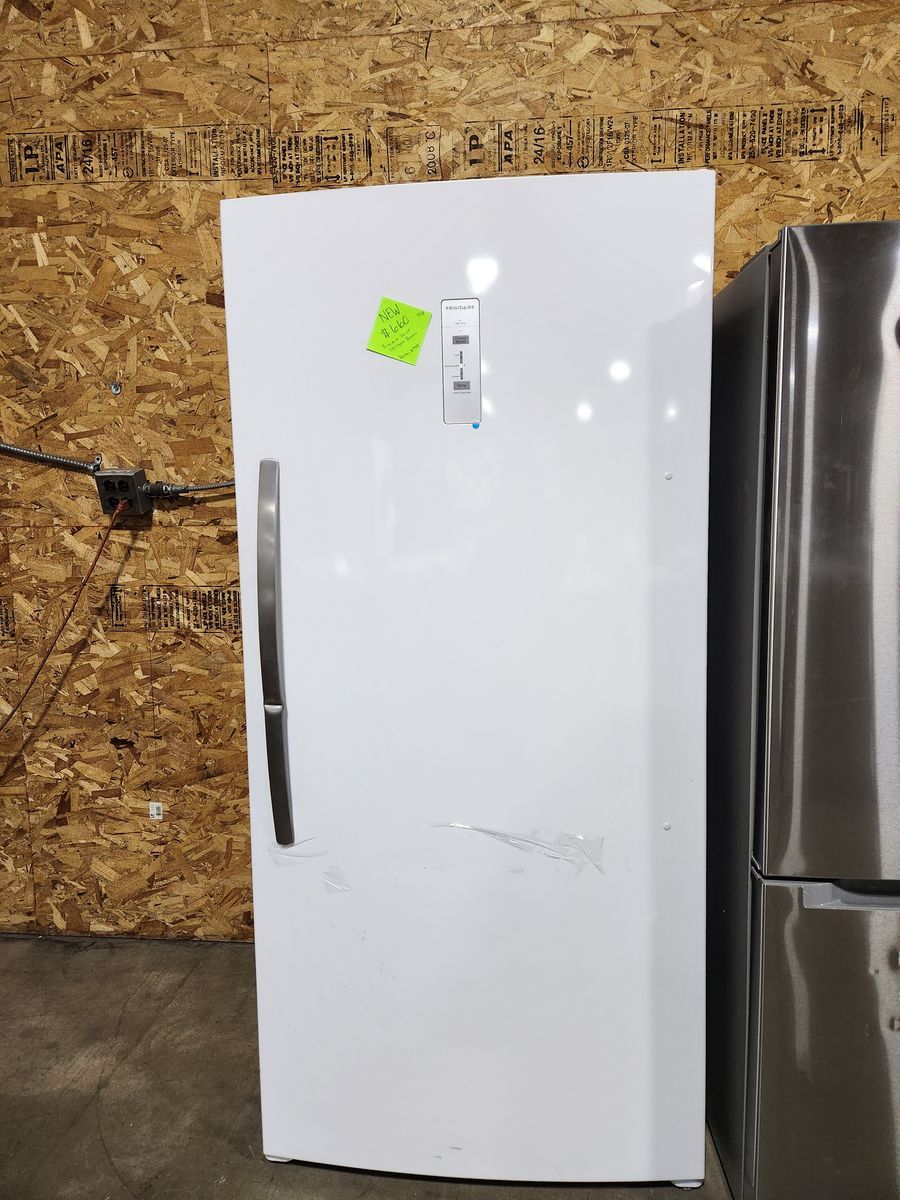 BRAND NEW! FRIGIDAIRE 20 CF UPRIGHT FROST FREE FREEZER!