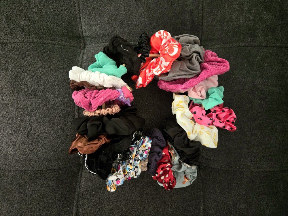 ​Huge Lot of Vintage & Modern Hair Scrunchies - Velvet, Satin, Corduroy, Patterns, Solids - 20+ Pieces