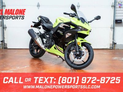 2026 Kawasaki Ninja® 500 ABS Metallic Yellowish Gr