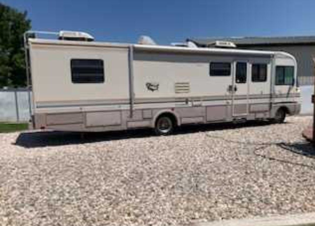 1992 fleetwood bounder MUST SELL BEST OFFER TAKES