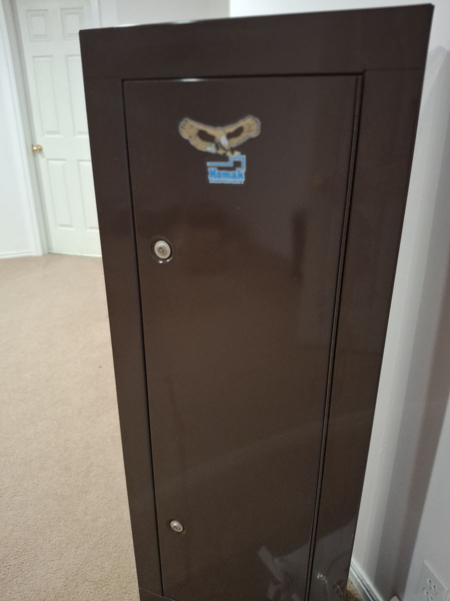 Homak 8 Gun Safe-can be wall mounted