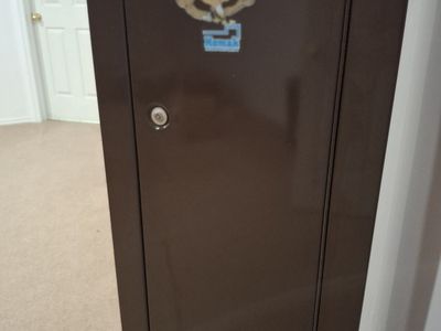 Homak 8 Gun Safe-can be wall mounted