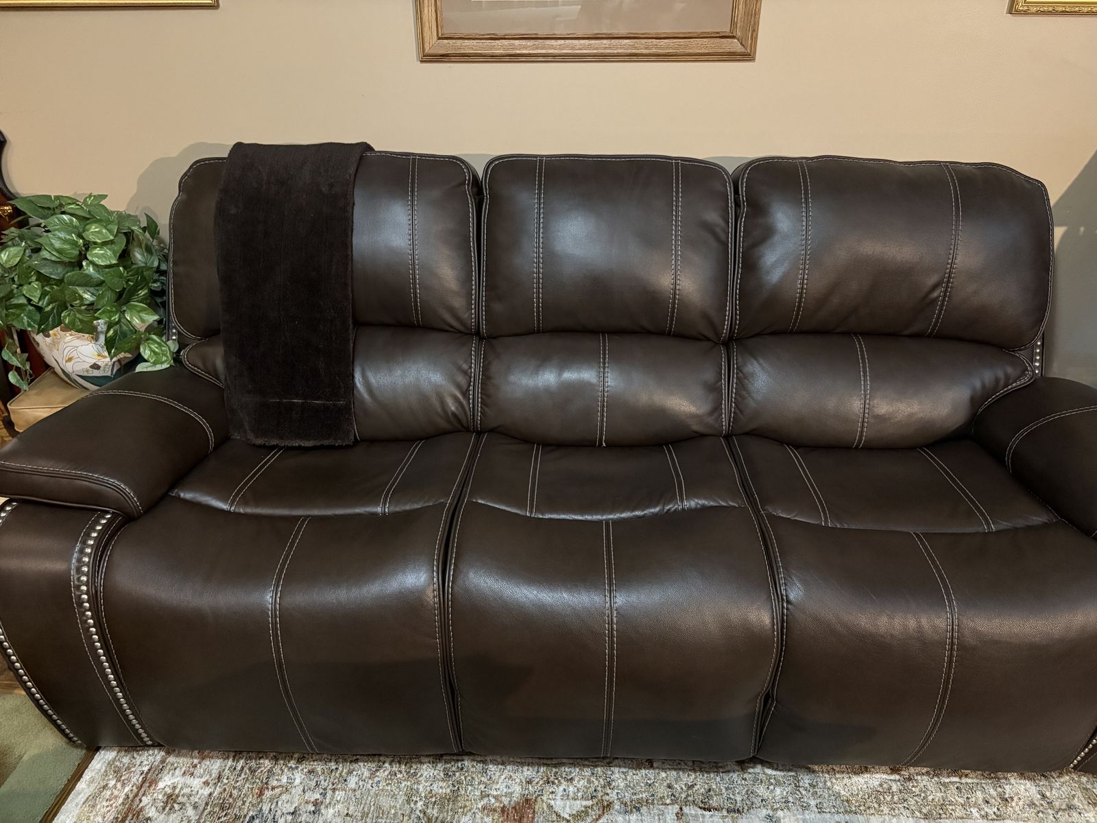 Couch set