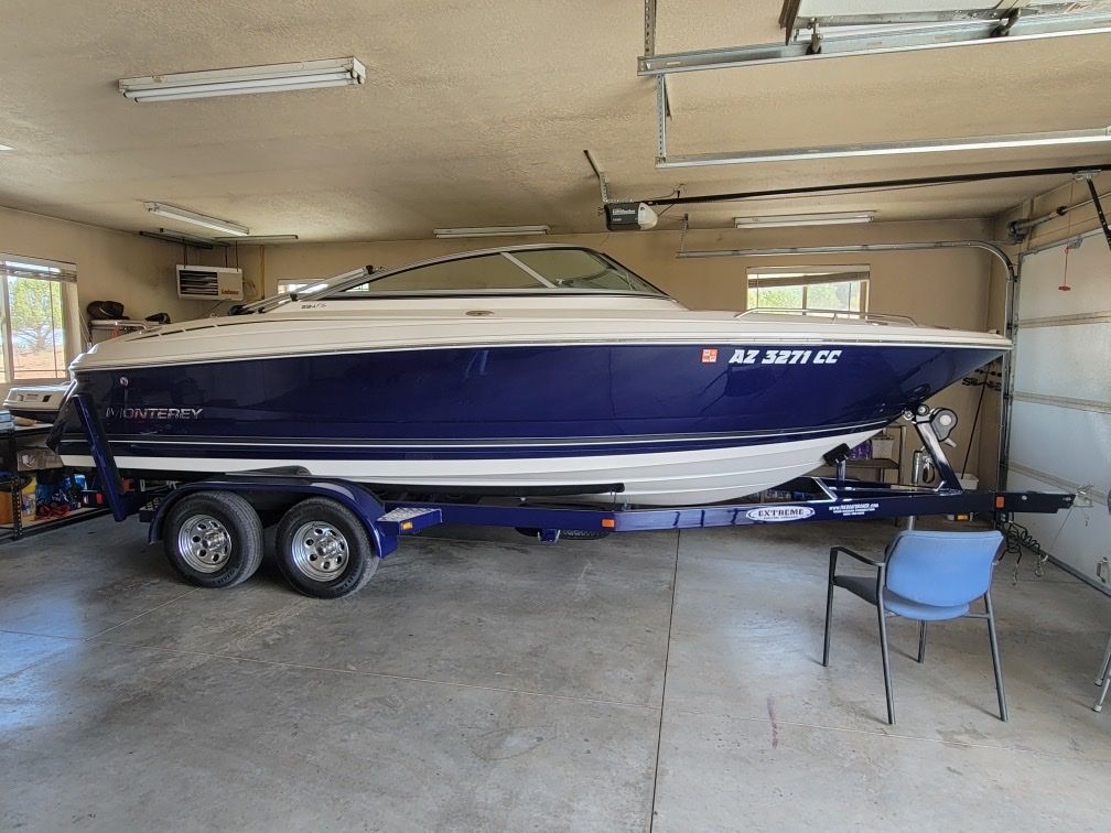 2007 Monterey 234 fs under 100 hours