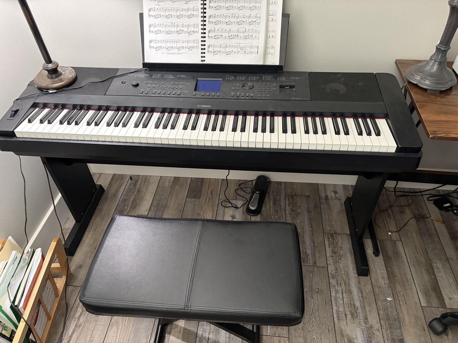 Yamaha Portable Grand Piano DGX 660