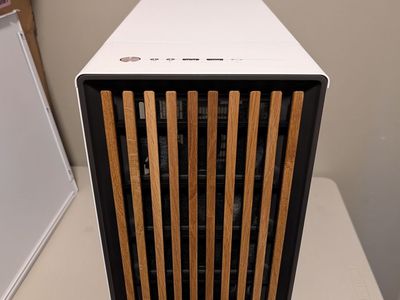Fractal Design North Mid Tower PC Case - Chalk White Real Oak Front - Clear Tint Glass - ATX