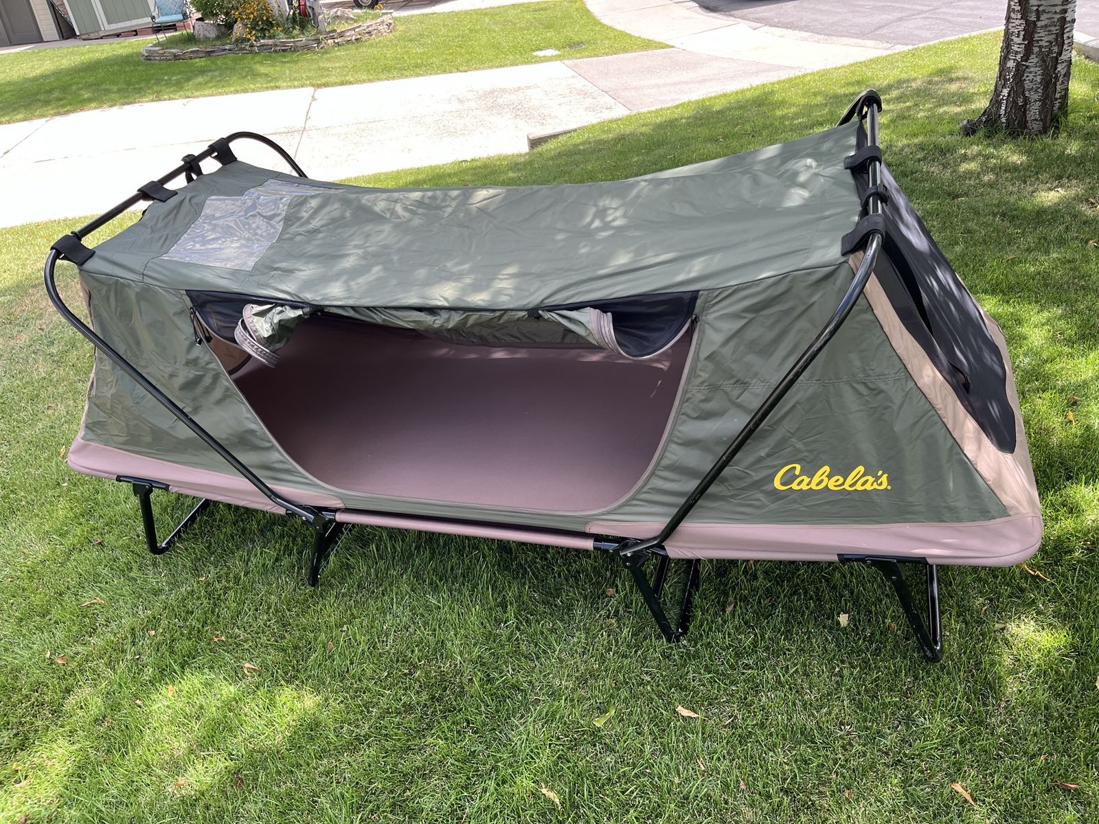 Cabalas Outfitter Series Elevated Camping Tent Cot Green and Taupae