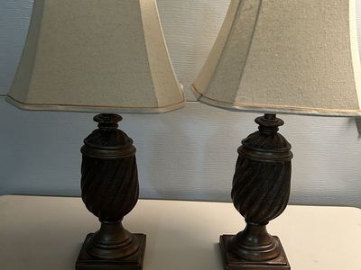 Set of 2 Matching Table Lamps – Classic Wood Pine-Cone-Shaped Base