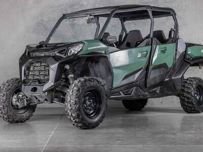 2022 Can-Am® Commander MAX DPS