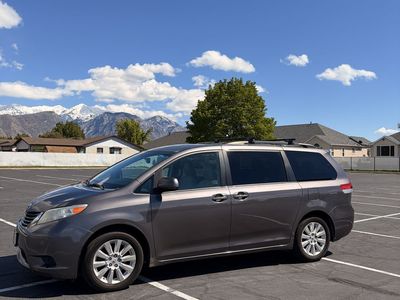 2011 TOYOTA SIENNA LE 7-Passenger