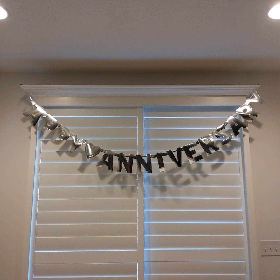 FREE Happy Anniversary Sign