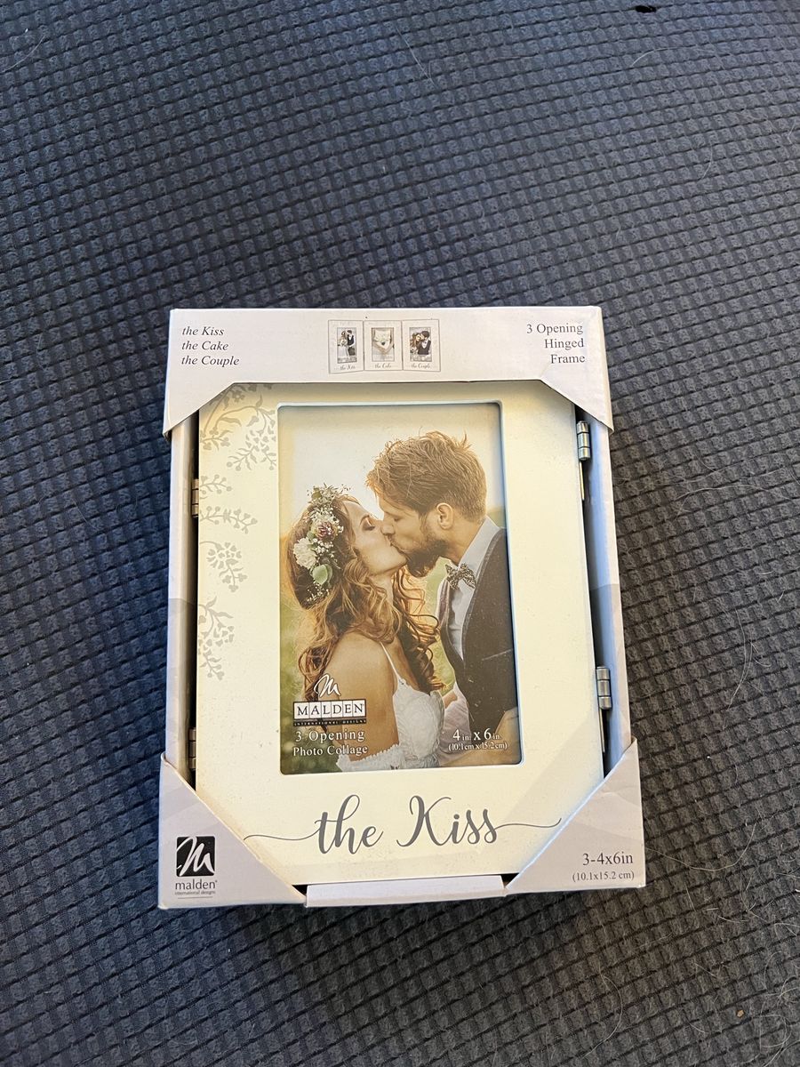 (3) opened hinged wedding frame