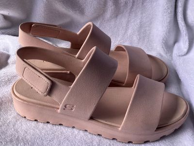Skechers Women's Luxe Foam Pink Sandals - Size 11