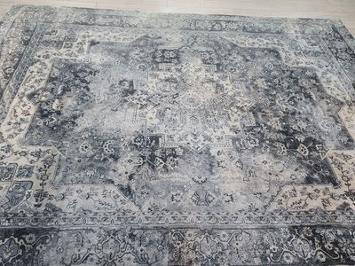 Area rug