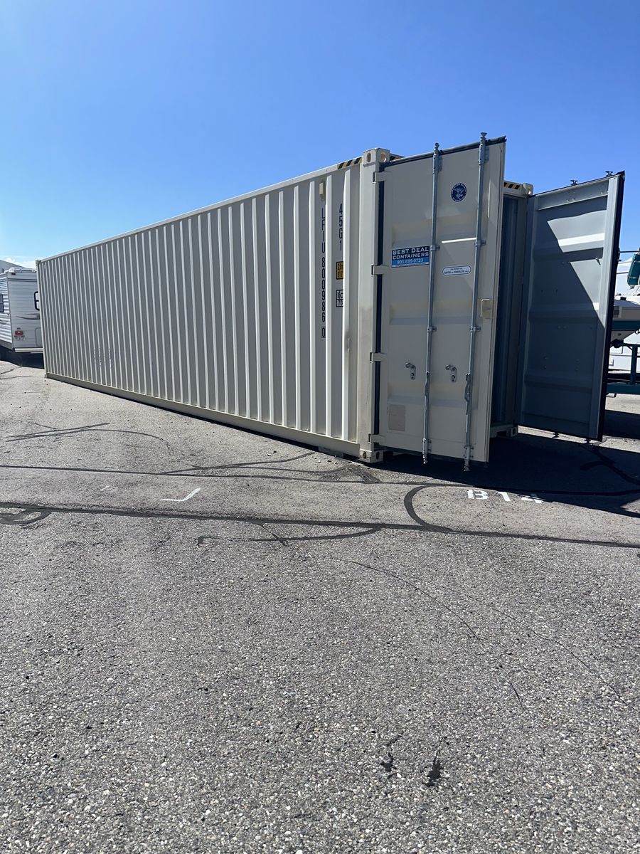 40’ HIGH CUBE Shipping Container with Wooden Flooring. One trip.
