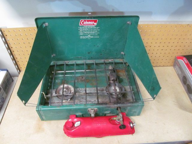 Coleman 2 burner stove. 425E