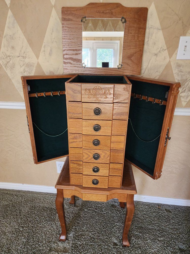 Jewelry stand
