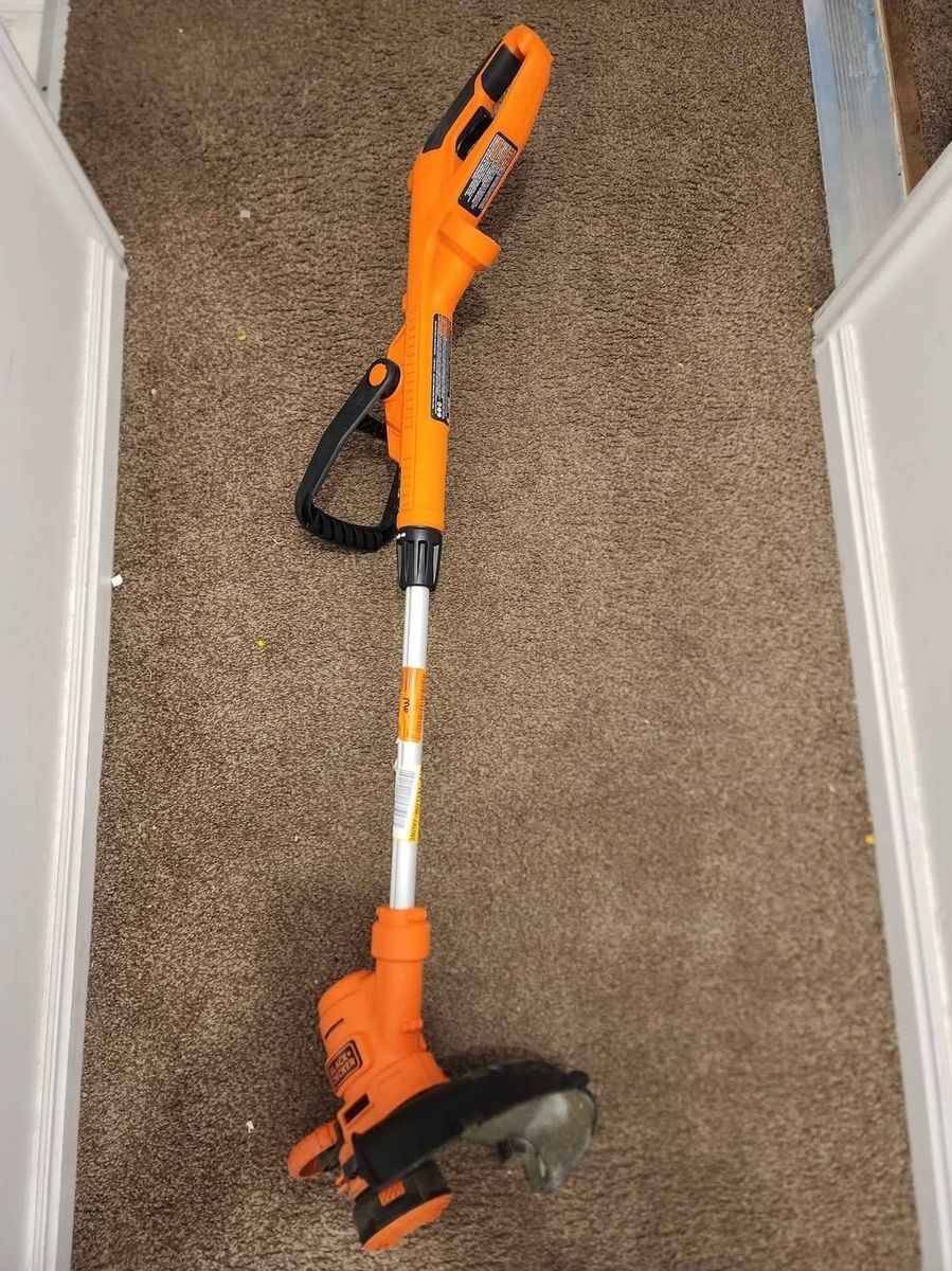Black+Decker 14in. 6.5 AMP Corded String Trimmer and Edger