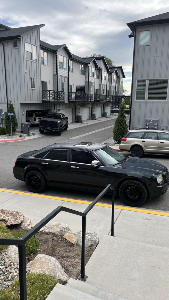 2005 Chrysler 300C 5.7L Hemi V8 Sedan - 190k Miles, LED, Tint, Bose Audio